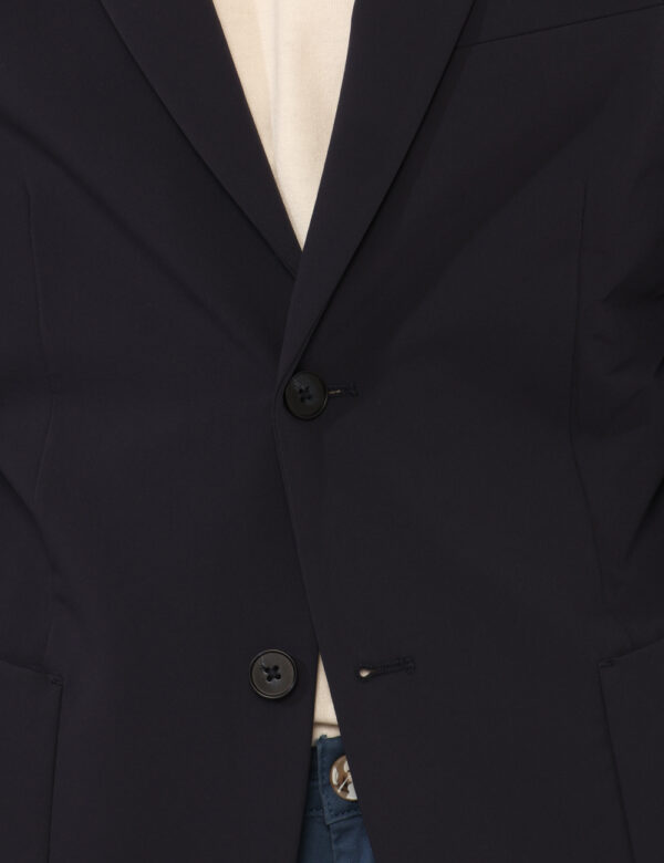 Giacca Sseinse Blu - Giacca classica in total blu navy con tasche fake più taschino a toppa. La vestibilità è morbida e prat