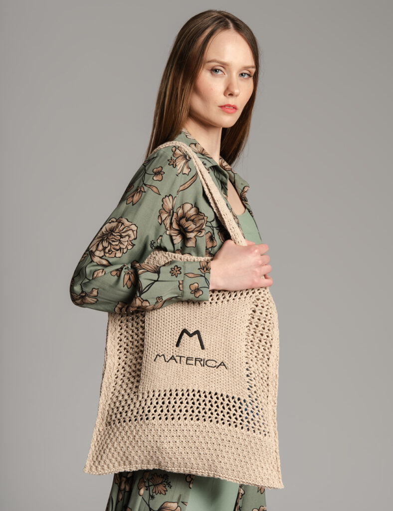 Borsa Materica Beige - Cod. art. MEDIUM BAG OZVi ricordiamo che tutti i nostri articoli sono originali.