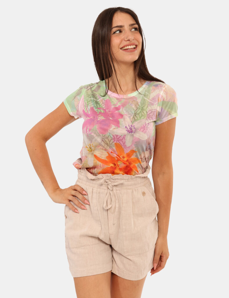 Shorts Yes Zee Beige - Short in misto cotone/lino, in total beige, a vita alta e con tasche a taglio trasversale. La vestibi