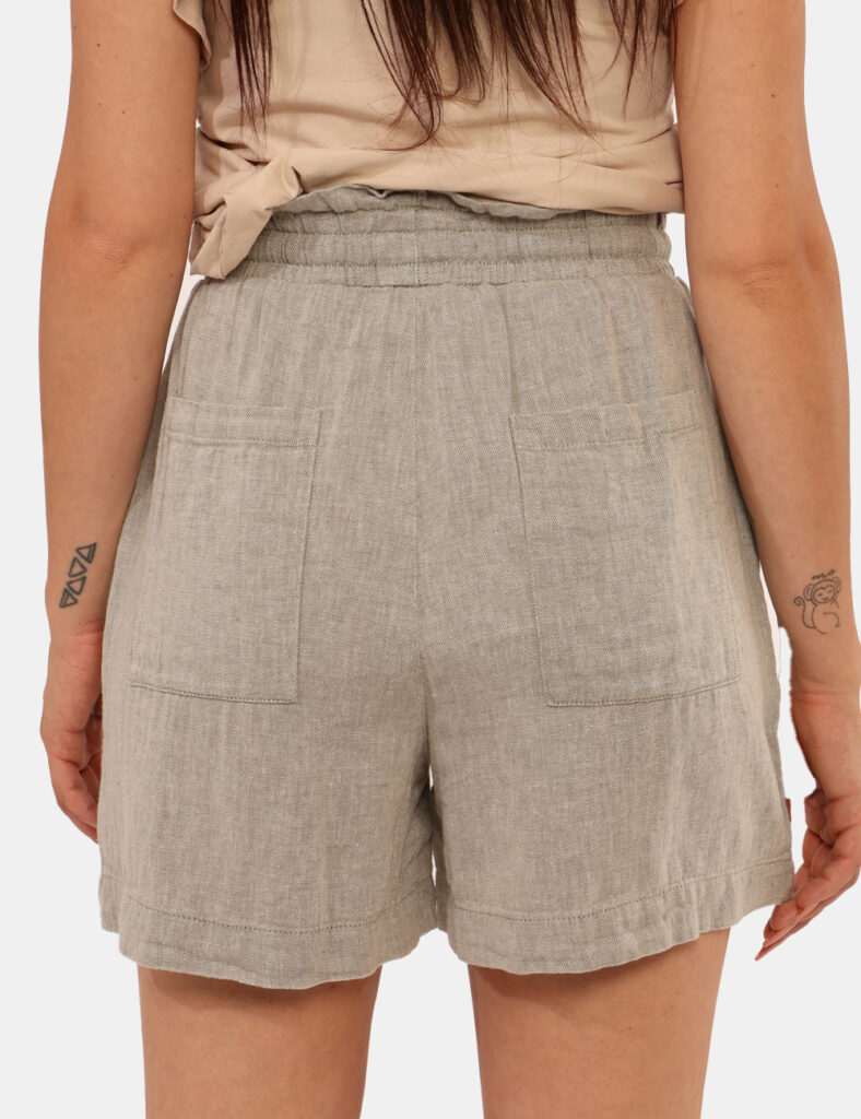 Shorts Yes Zee Verde - Short in misto cotone/lino, in total verde chiaro, a vita alta e con tasche a taglio trasversale. La