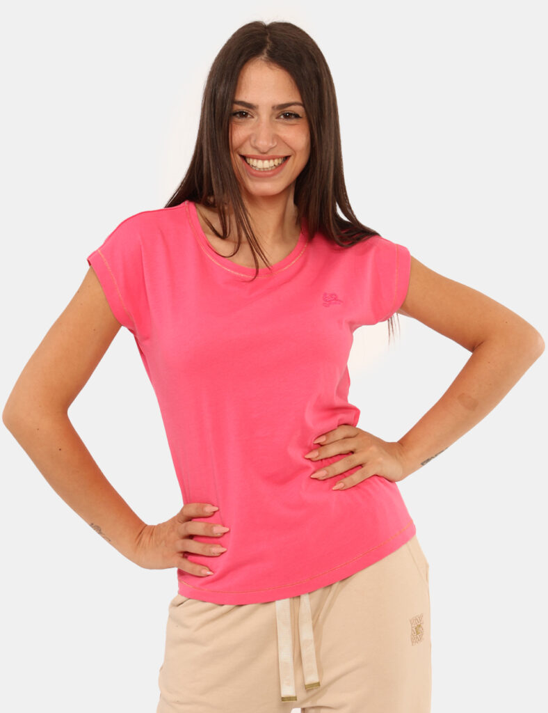 T-shirt Yes Zee Rosa - T-shirt classica in total roso con logo brand ricamato in tono su tono. La vestibilità è morbida e re