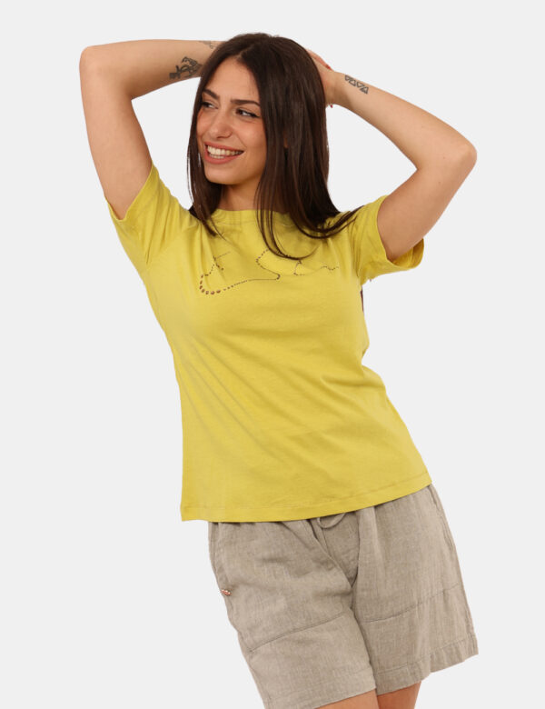 T-shirt Yes Zee Giallo - T-shirt classica su base giallo lime con logo brand in glitter coordinati. La vestibilità è morbida