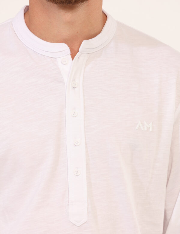 Maglia Antony Morato Bianco - Maglia leggera a maniche lunghe con bottone per raccoglierle, in total bianco, più logo brand