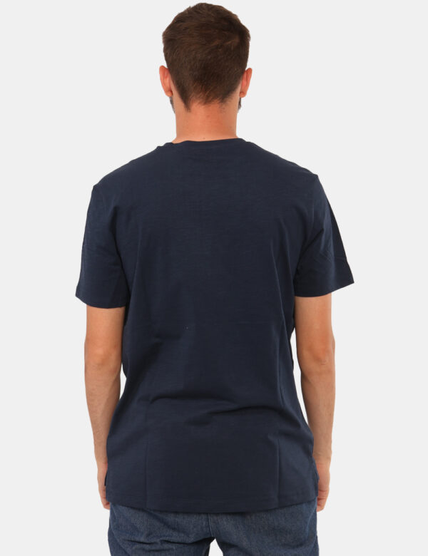 T-shirt Antony Morato Blu - T-shirt in total blu navy con ricamo logo brand in tono su tono. La vestibilità è morbida e rego