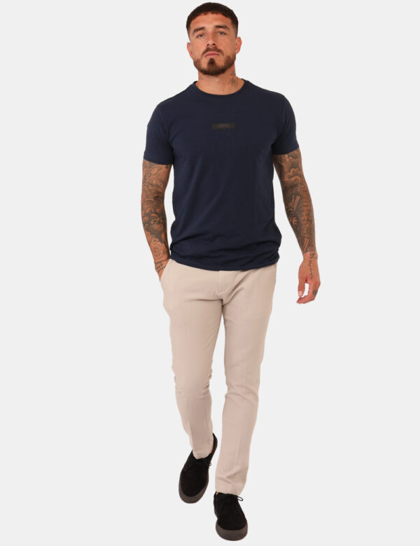 Pantaloni Yes Zee Beige - Pantaloni in total beige, su trama lavorata, con tasche a taglio trasversale sul fronte e tasche a