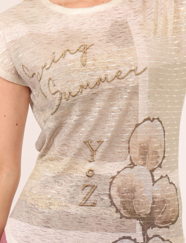 T-shirt Yes Zee Beige - T-shirt leggera con stampa tendente al beige. La vestibilità è morbida e regolare. La t-shirt è adat