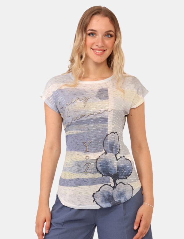 T-shirt Yes Zee Blu - T-shirt leggera con stampa tendente al blu. La vestibilità è morbida e regolare. La t-shirt è adatta p