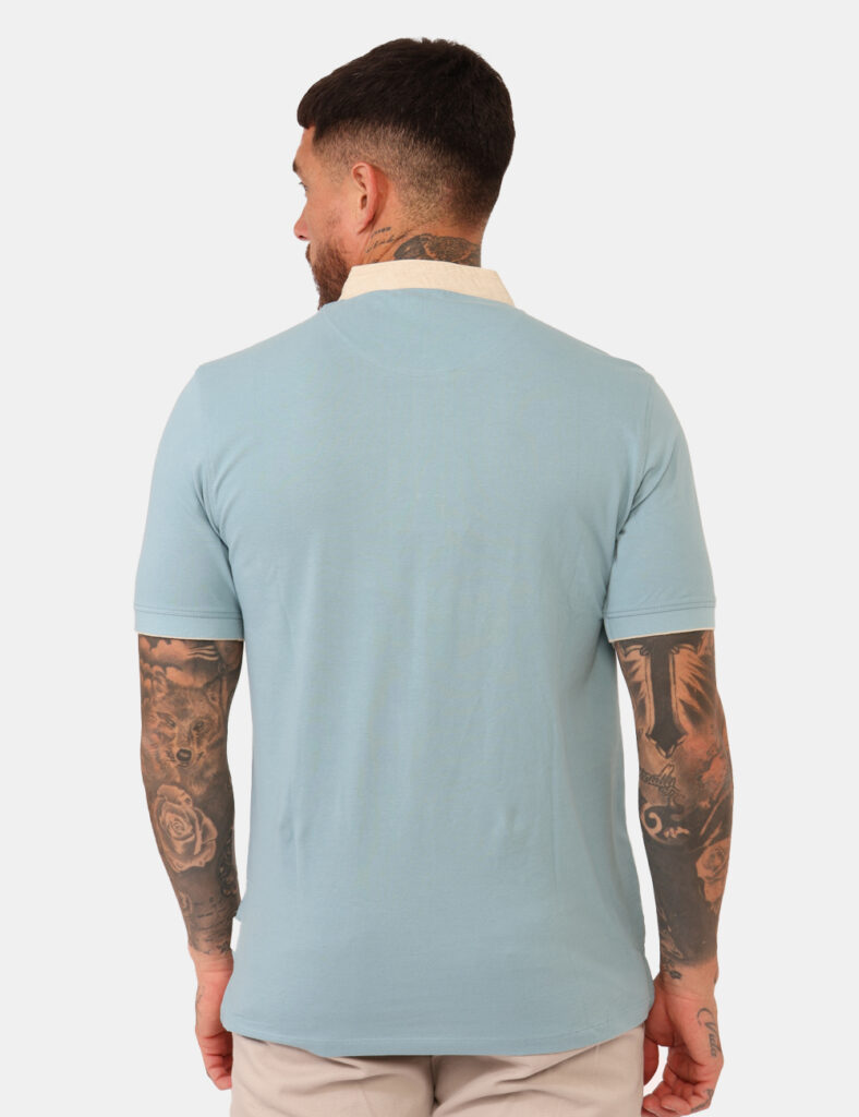 Polo Yes Zee Azzurro - Polo classica in total azzurro con dettagli beige e logo brand ricamato in tono su tono. La vestibili