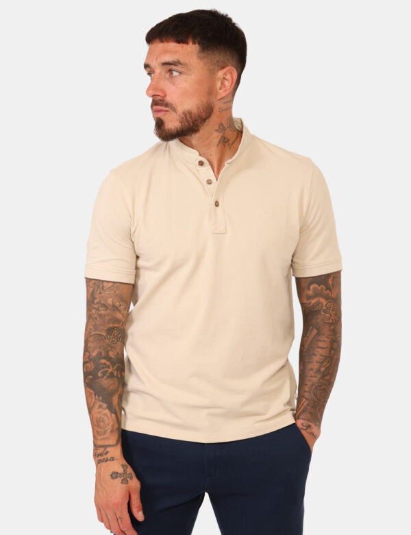 Polo Yes Zee Beige - Polo classica in total beige con dettagli marroni e logo brand ricamato in tono su tono. La vestibilità