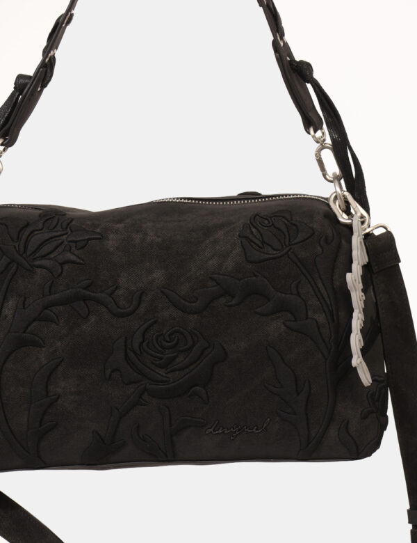 Borsa Desigual Nero - Borsa a tracolla di media dimensioni, in simil scamosciato nero con disegno floreale sagomato. Present