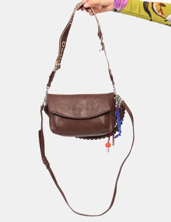 Borsa Desigual Marrone - Originale borsa a tracolla pieghevole, in total marrone con logo brand sagomato, più taschine ester