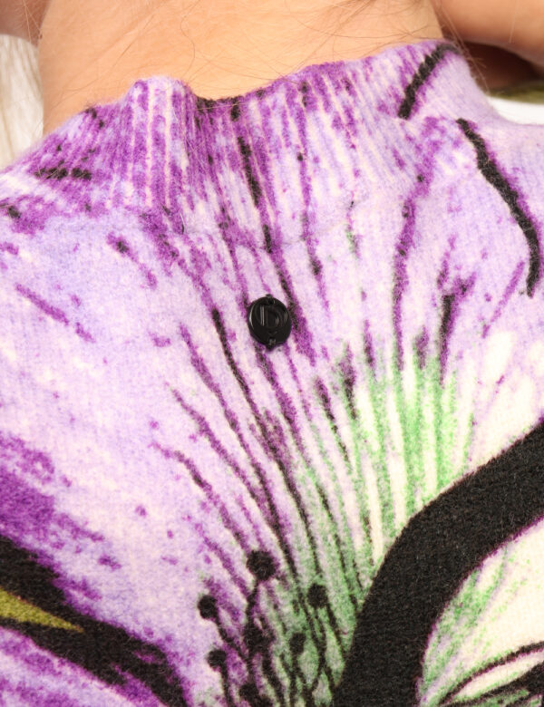 Maglione Desigual Verde - Maglione invernale super colorato, in fantasia tendente al verde e viola. La vestibilità è morbida