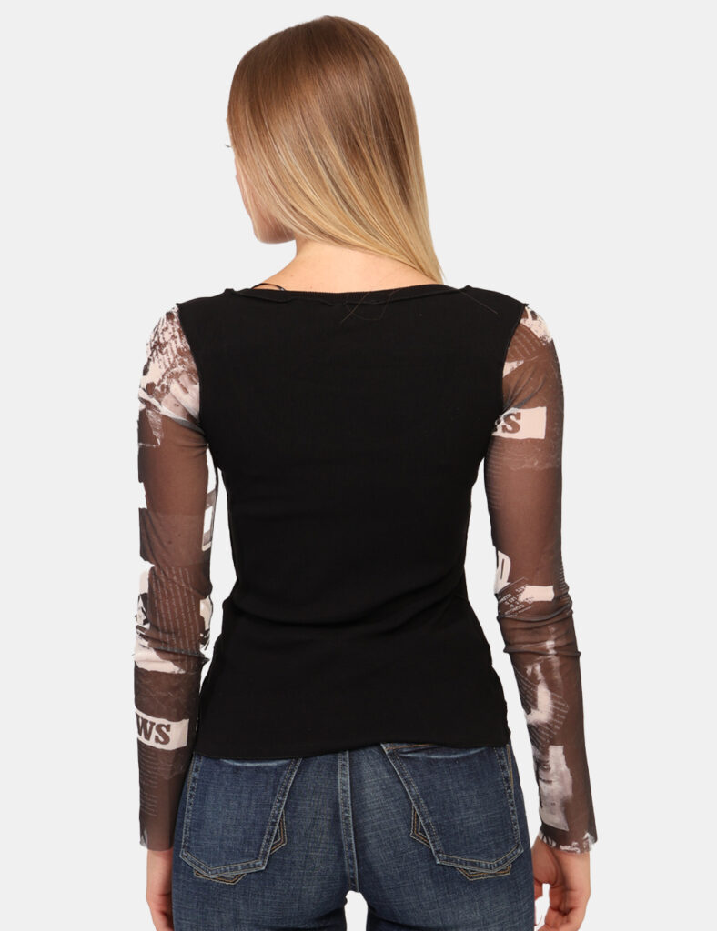 Maglia Desigual Nero - Maglia su base nera con maniche lunghe velate e stampate. La vestibilità è morbida e regolare. La mag