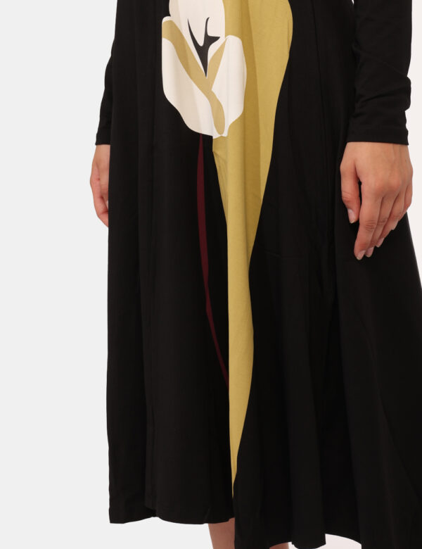Vestito Desigual Nero - Vestito lungo con maniche lunghe, girocollo classico, su base nera con stampa gialla. La vestibilità