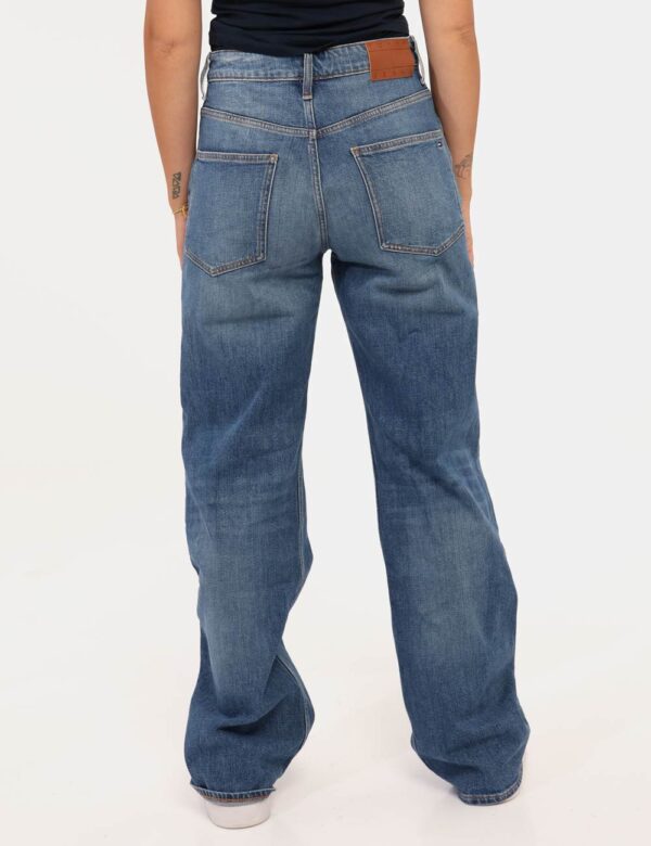 Jeans Tommy Hilfiger Jeans - Jeans classico in total blu denim. Presenti tasche sagomate sul fronte e tasche a toppa sul ret