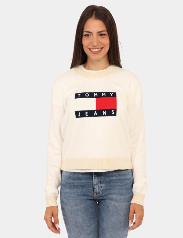 Maglione Tommy Hilfiger Beige - Maglione classico in total beige con stampa in trama logo brand. La vestibilità è morbida e