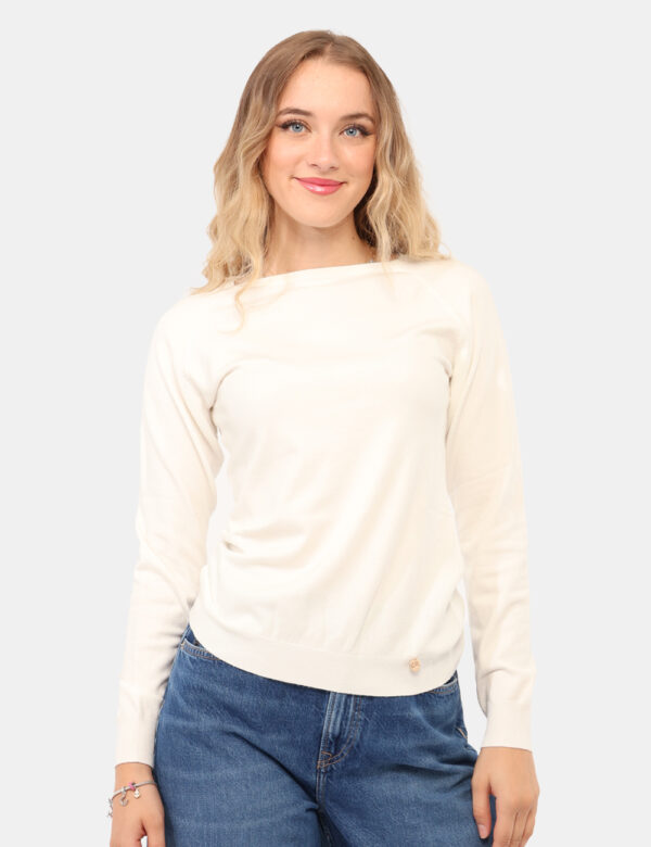 Maglia Yes Zee Bianco - Maglia in viscosa a maniche lunghe, con scollo a barchetta ed in total bianco avorio. La vestibilità