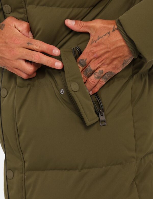 Piumino Guess Verde Taglia L - L’articolo appartiene al campionario esclusivo di stagione: pezzo unico.Cod. art. M4BL44WGJR2