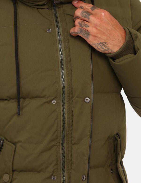 Piumino Guess Verde Taglia L - L’articolo appartiene al campionario esclusivo di stagione: pezzo unico.Cod. art. M4BL44WGJR2