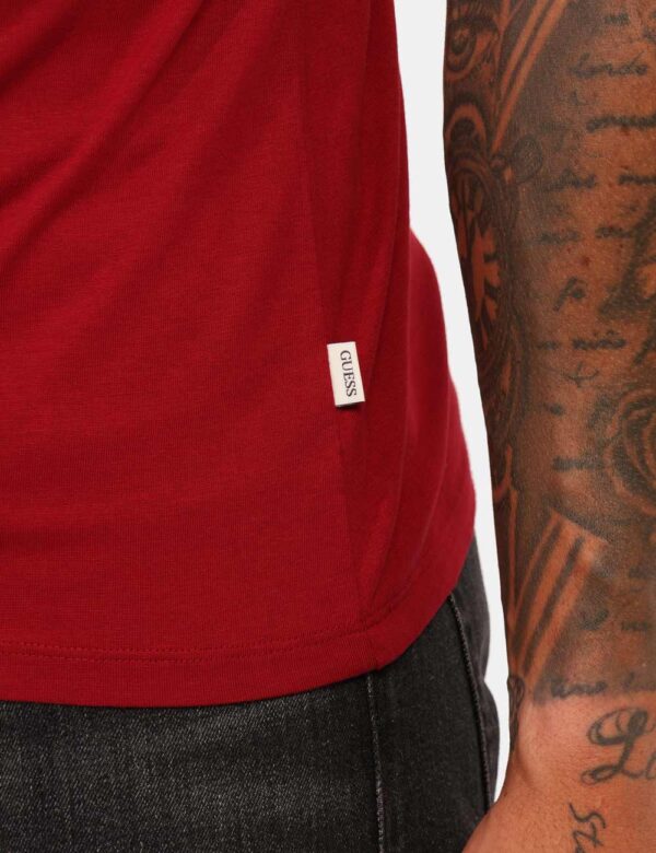 T shirt Guess Bordeaux Taglia L - L’articolo appartiene al campionario esclusivo di stagione: pezzo unico.Cod. art. M4YI52K8