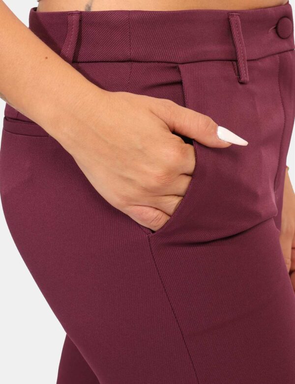 Pantaloni Materica Viola - Pantaloni palazzo eleganti, in total Viola prugna, con tasche a taglio trasversale e tasche fake