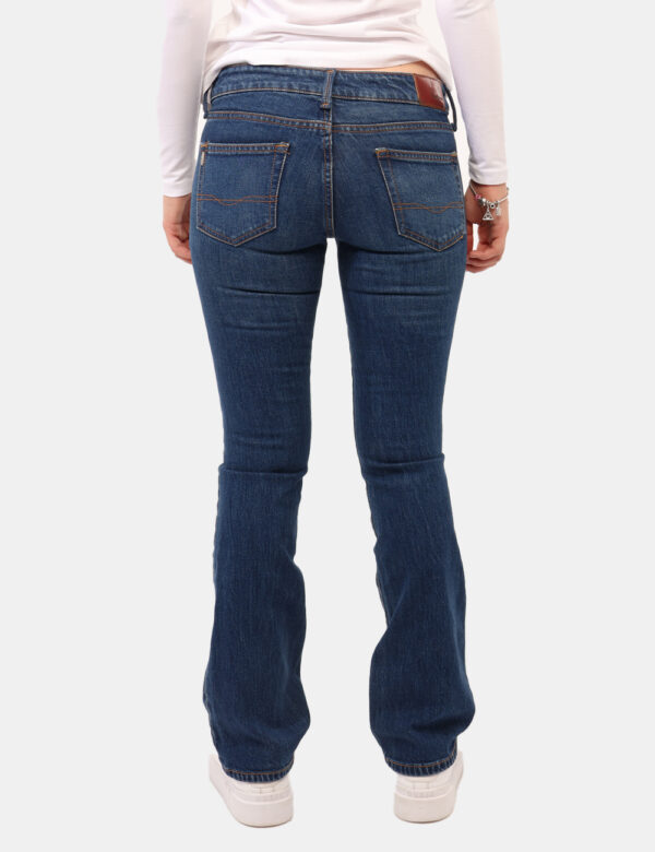 Jeans Pepe Jeans Jeans - Jeans classico, in total blu denim dark con tasche sagomate e tasche a toppa sul retro. La vestibil
