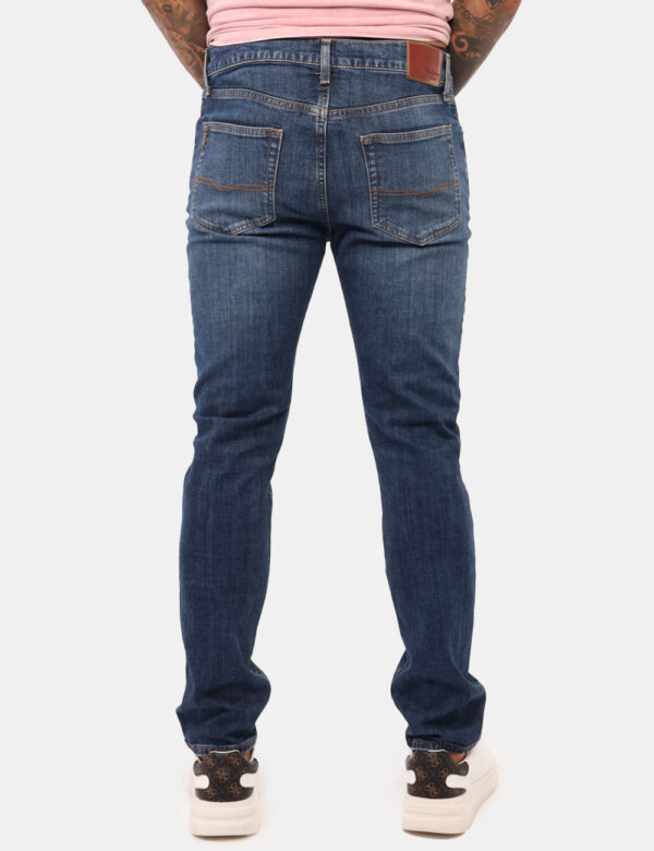 Jeans Pepe Jeans Jeans - Jeans modello, in total blu denim con tasche sagomate e tasche a toppa sul retro. La vestibilità è
