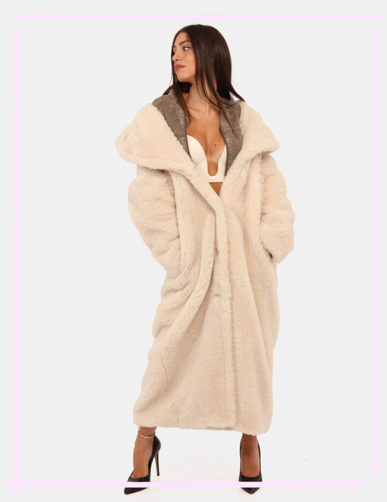 Pelliccia Cappotto Guess Taglia S - L’articolo appartiene al campionario esclusivo di stagione: pezzo unico.Cod. art. W5BL93