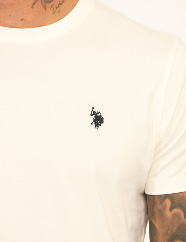 T-shirt U.S. Polo Assn. Bianco - T-shirt classica in total bianco con logo brand ricamato blu. La vestibilità è morbida e re