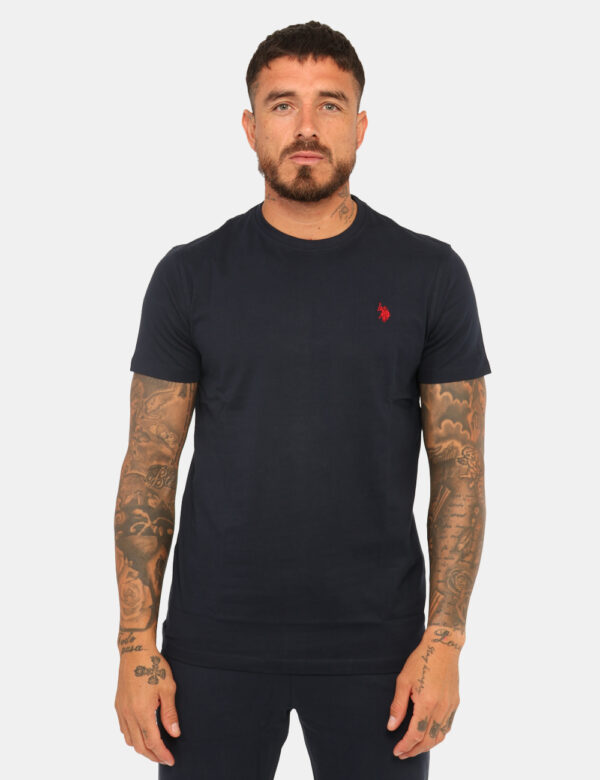 T-shirt U.S. Polo Assn. Blu - T-shirt classica in total blu navy con logo brand ricamato nero. La vestibilità è morbida e re
