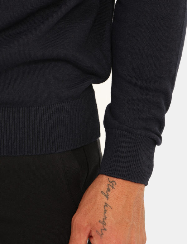 Maglione U.S. Polo Assn. blu - Maglione con girocollo classico, in misto cotone - cachemire, in total blu navy con logo bran