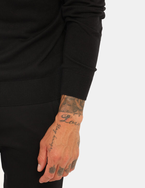 Maglione U.S. Polo Assn. Nero - Maglione modello dolcevita, in misto cotone - cachemire, in total nero con logo brand ricama