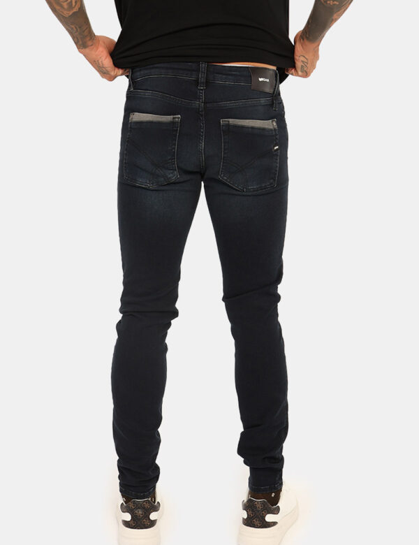 B0560-SAX-ZIP-PLUS-OA_BASIC-DARK-BLU_AI25