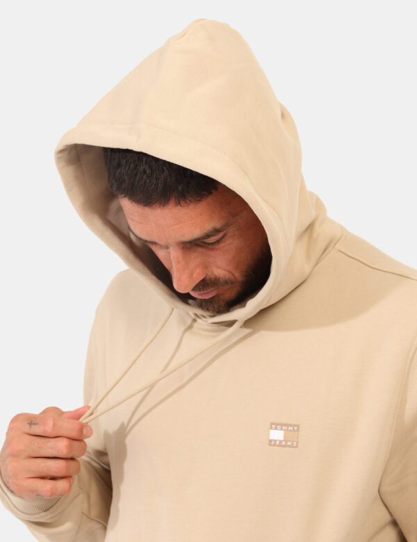 Felpa Tommy Hilfiger Beige - Felpa classica garzata con cappuccio, in total beige e con patch logo brand. Presente anche tas