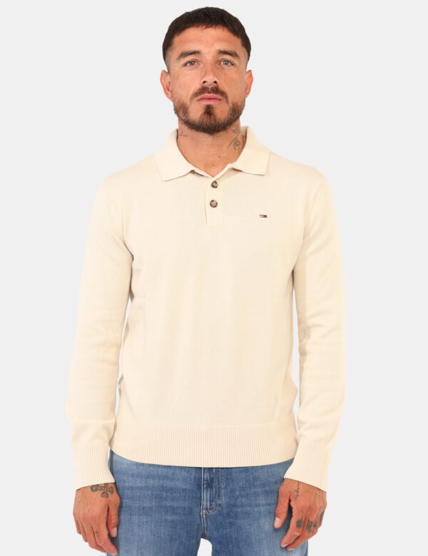 Maglione Tommy Hilfiger Beige - Maglione in cotone, total beige, con colletto alla peter pan più bottoni ad asola in tinta.