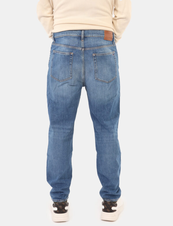 Jeans Tommy Hilfiger Jeans - Jeans classico in total blu denim, vagamente slavato, con tasche sagomate sul fronte e tasche a