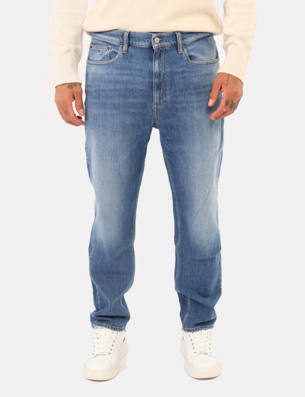 Jeans Tommy Hilfiger Jeans - Jeans classico in total blu denim, vagamente slavato, con tasche sagomate sul fronte e tasche a