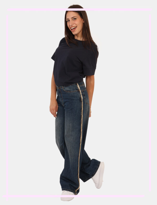 Jeans Ottod'Ame Blu Taglia 27 - L’articolo appartiene al campionario esclusivo di stagione: pezzo unico.Cod. art. DP9871 D C