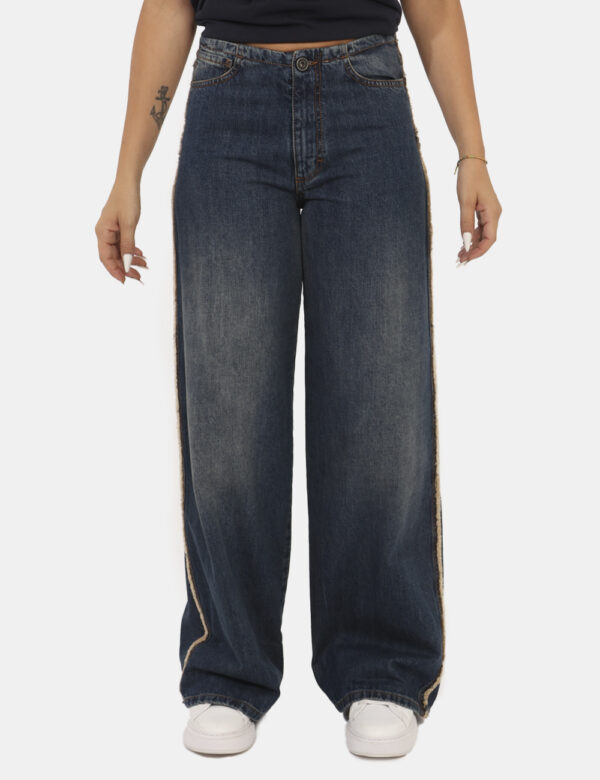 Jeans Ottod'Ame Blu Taglia 27 - L’articolo appartiene al campionario esclusivo di stagione: pezzo unico.Cod. art. DP9871 D C