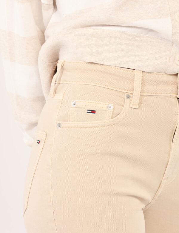Pantaloni Tommy Hilfiger Beige - Pantaloni modello jeans, con gamba morbida e vita alta.Cod. art. DW0DW20997 OAVi ricordiamo