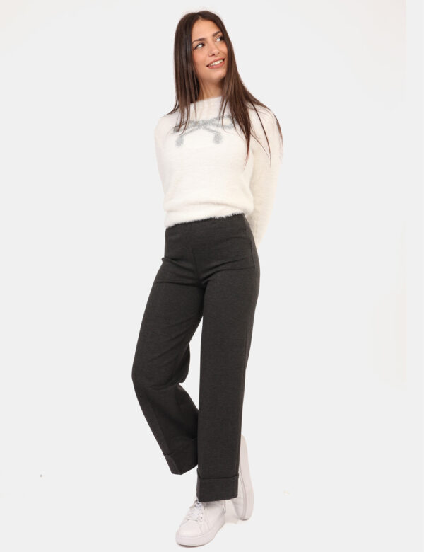 Pantaloni Rue De Clerie Grigio - Pantaloni classici, in total grigio con risvoltino. La vestibilità è morbida e regolabile g
