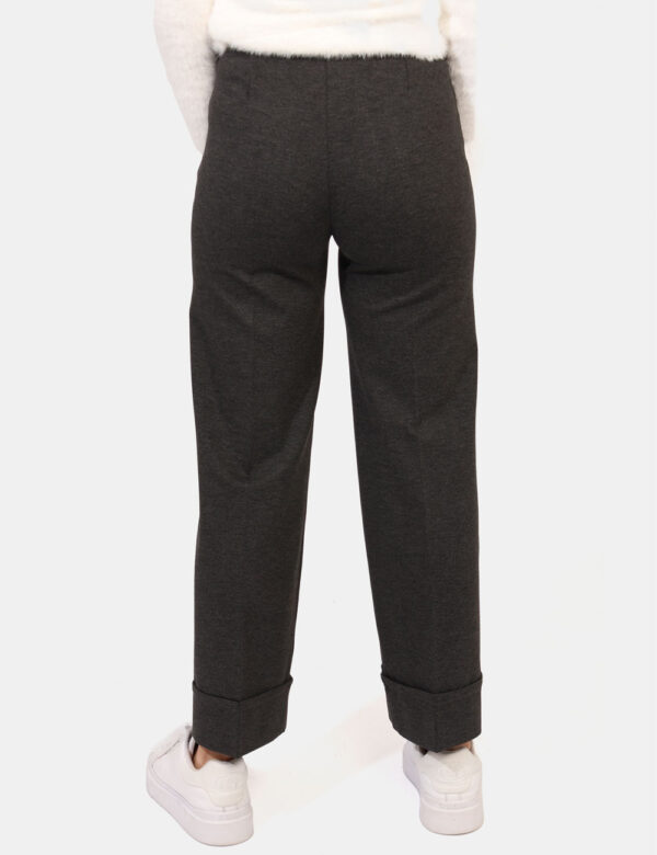 Pantaloni Rue De Clerie Grigio - Pantaloni classici, in total grigio con risvoltino. La vestibilità è morbida e regolabile g