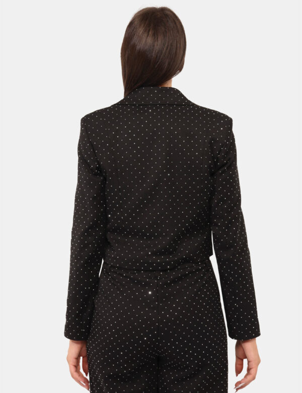 Blazer Rue De Clerie Nero - Blazer corto in total nero con glitter allover. La vestibilità è morbida e pratica grazie a bott