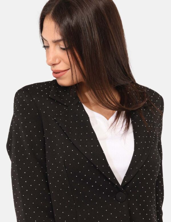 Blazer Rue De Clerie Nero - Blazer corto in total nero con glitter allover. La vestibilità è morbida e pratica grazie a bott