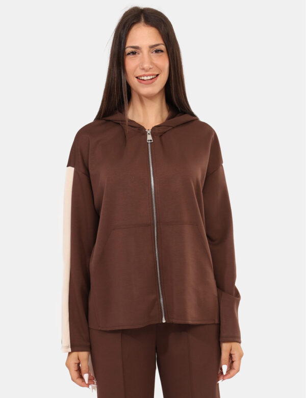 Felpa Rue De Clerie Marrone - Felpa con cappuccio in total marrone con bande sulla maniche beige, più doppia tasca a taglio