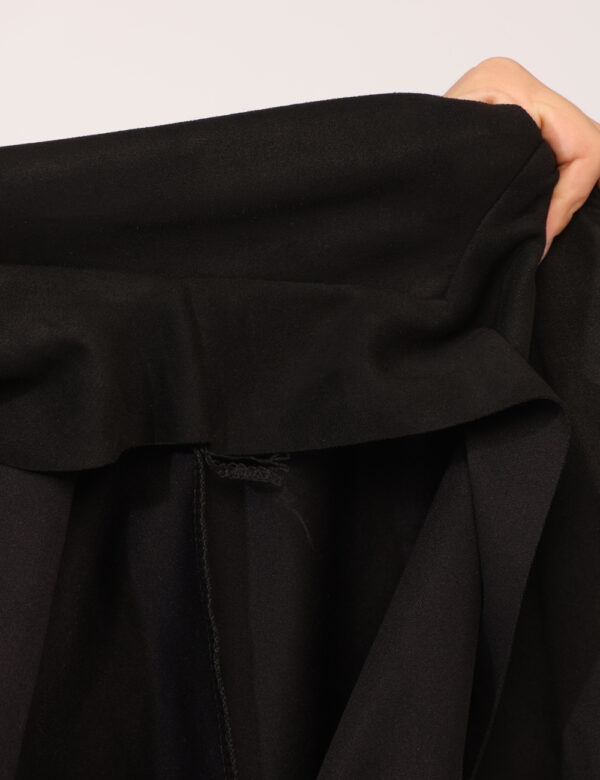 Cappotto Rue De Clerie Nero - Cappotto lungo leggero, in simil scamosciato ed in total nero. Presenti tasche a taglio trasve