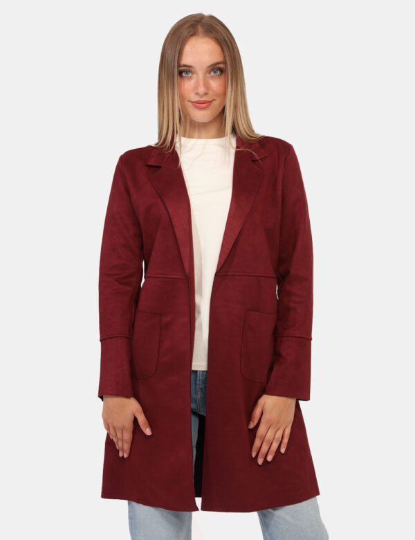 Cappotto Rue De Clerie Bordeaux - Cappottino leggero, simil scamosciato in total bordeaux con colletto e doppia tasca a topp