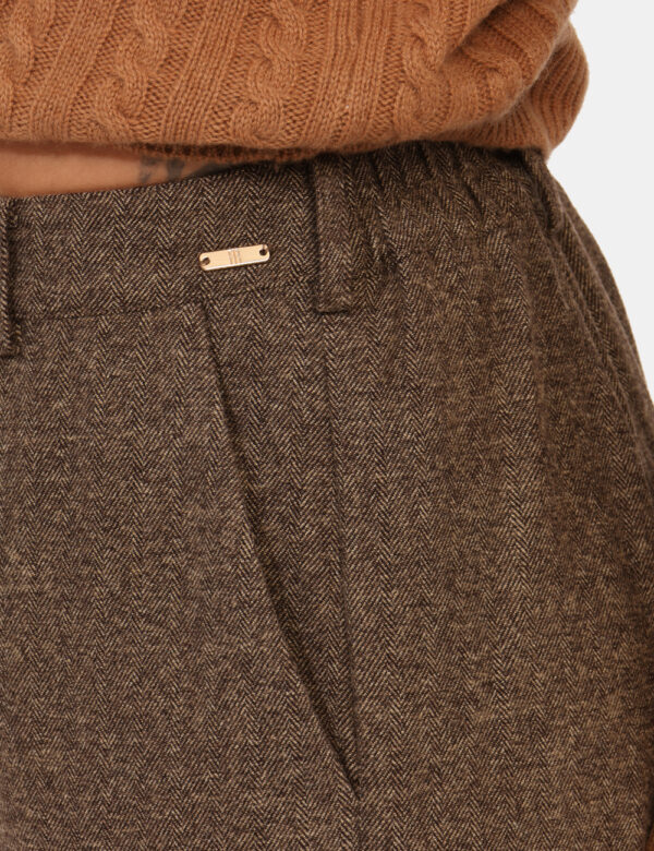 Pantaloni Fracomina 45917 Taglia 42 - L’articolo appartiene al campionario esclusivo di stagione: pezzo unico.Cod. art. FJ25