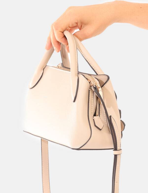 Borsa Guess Beige - L’articolo appartiene al campionario esclusivo di stagione: pezzo unico.Cod. art. HWBG7330050 FA CAVi ri