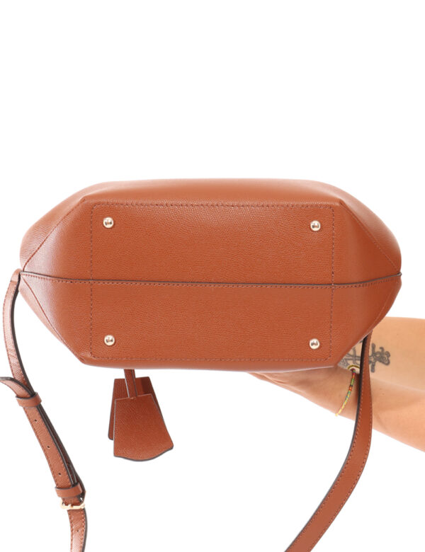 Borsa Guess Marrone - L’articolo appartiene al campionario esclusivo di stagione: pezzo unico.Cod. art. HWBG7898060 FA CAVi